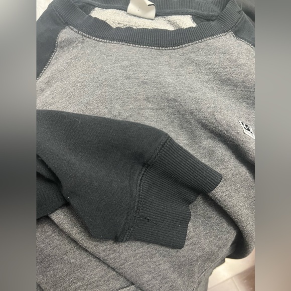 DC Shoe Co Kangaroo Sweatshirt Size S - Picture 7 of 8